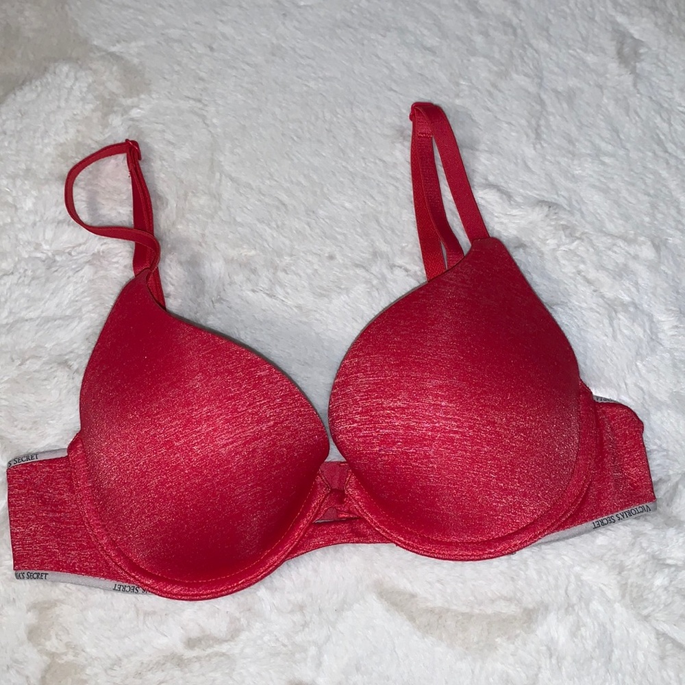 32B Victoria’s Secret Padded Perfect Coverage bra